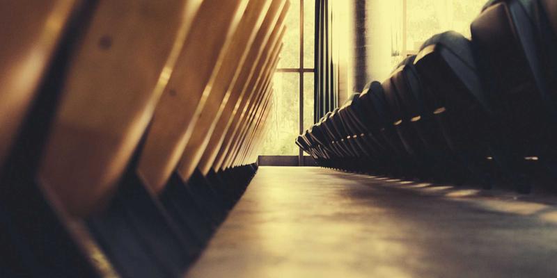 家庭维修必备：从乔工717看如何科学选购手动工具套装与工业耗材