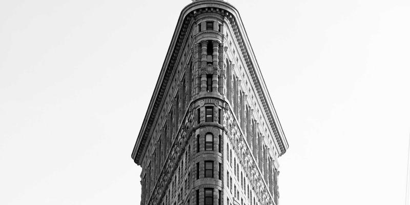 电动工具与气动工具在汽车维修中的终极对决：安全设备与手动工具如何选择？